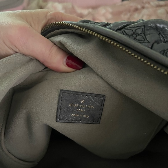 LOUIS VUITTON
Monogram Olympe Nimbus PM - Picture 12 of 13